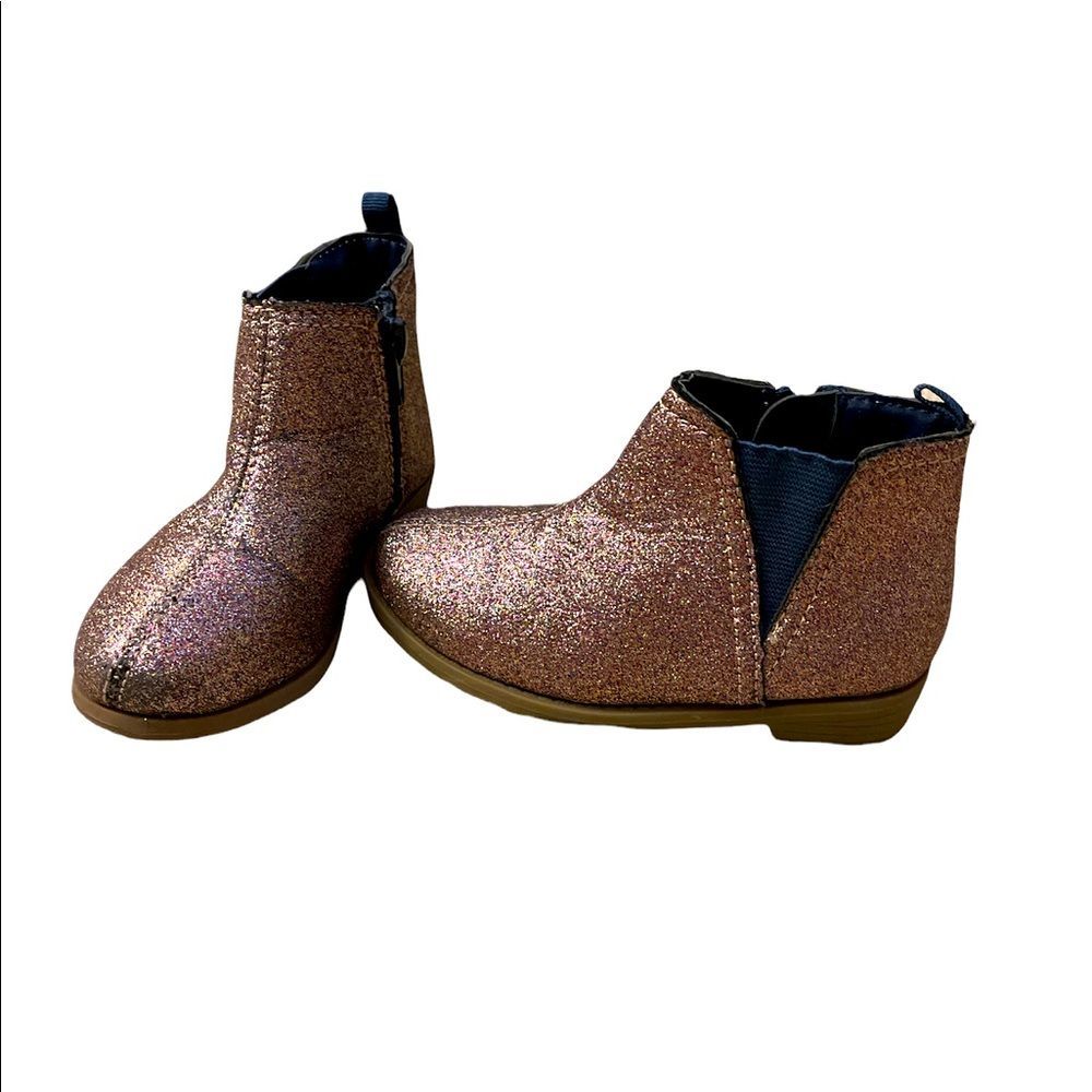 Pretty little girls Carters booties